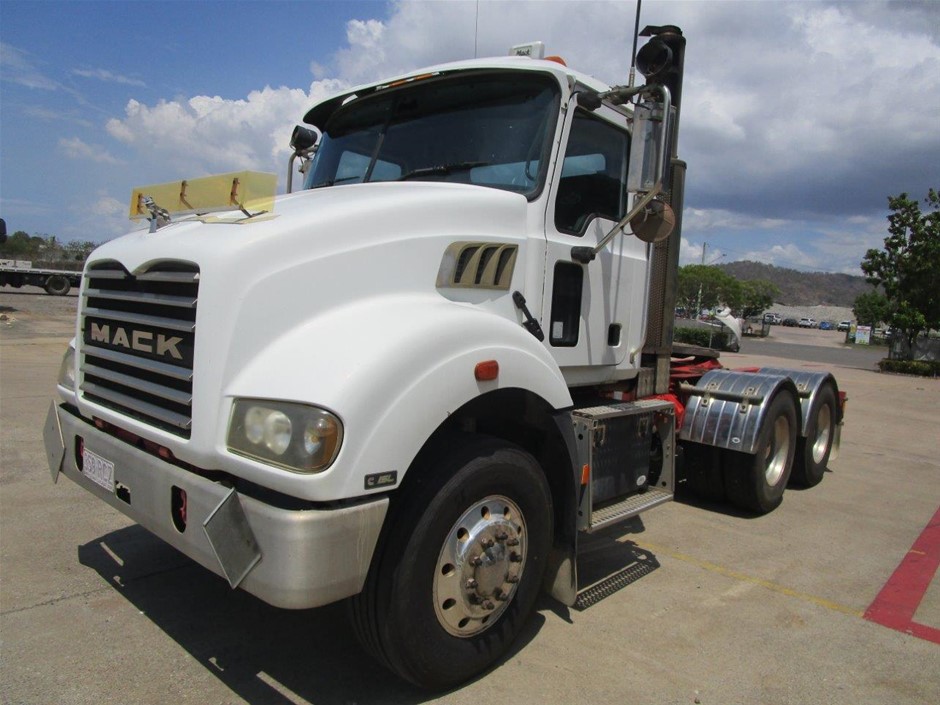 2010 Mack C9 6 x 4 Prime Mover Truck