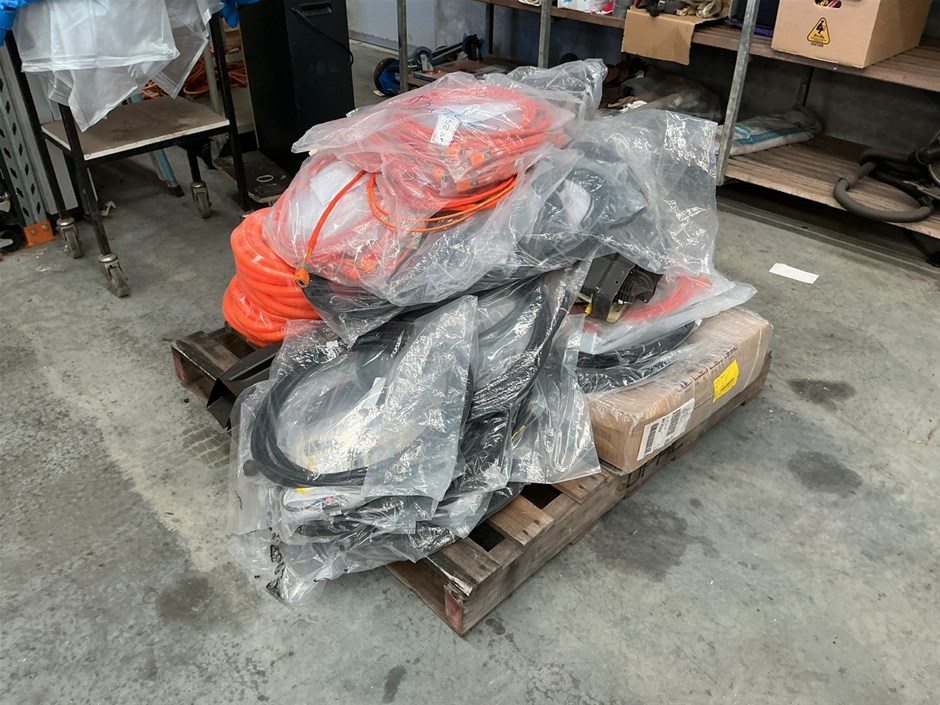 <p>Pallet of Rivian Looms And Electrics</p>