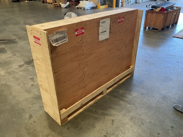 <p>Approx 3 Windshield Glass</p>