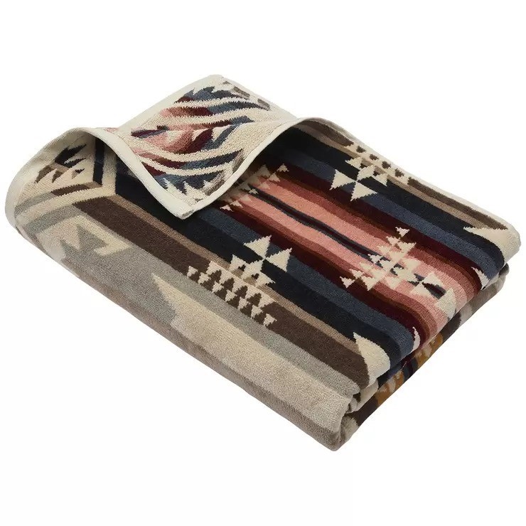 PENDLETON Jacquard Bath Towel, 76cm x 147cm, 100% Cotton, White Sand. Buye