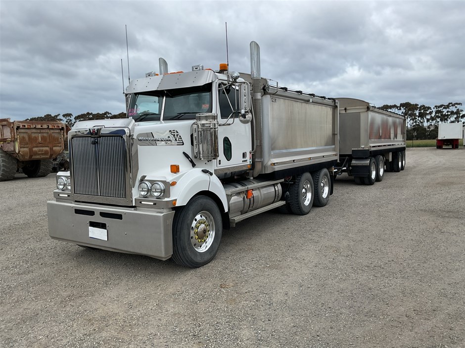 2021 Western Star 4800 FS2 6 x 4 Tipper Truck with 2022 BTE 4 Dog Trailer
