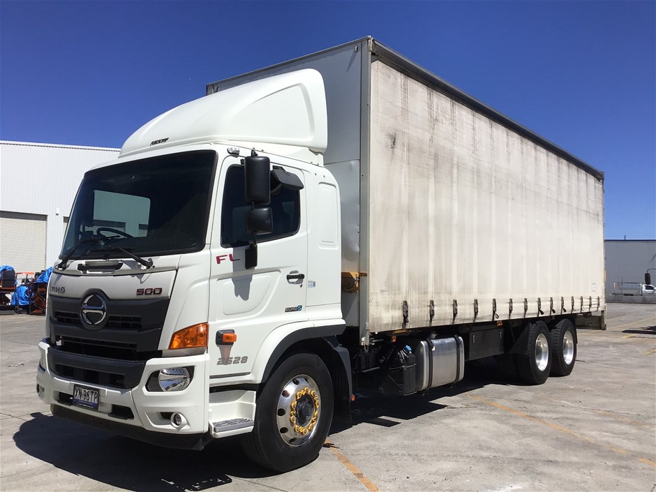 2018 Hino FL 500 6 x 2 Curtainsider Rigid Truck