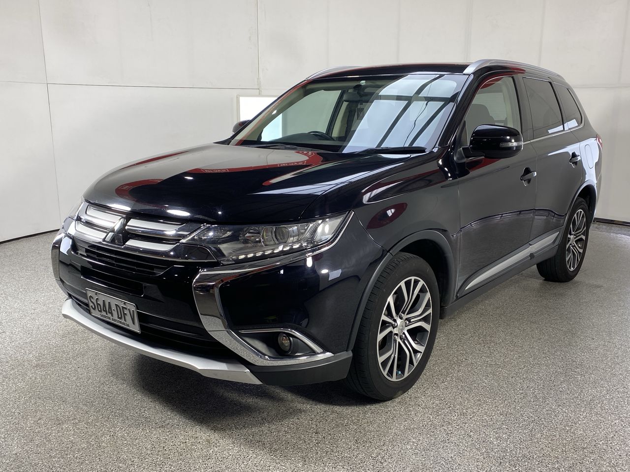 2017 Mitsubishi Outlander LS 2WD SAFETY PACK ZK CVT