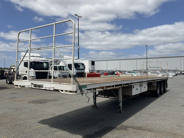 <p>2021 Haulmark 3ST37 Triaxle Flat Top Trailer</p>