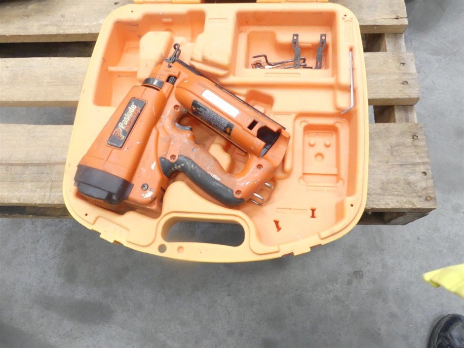 Paslode IM250A Cordless Gas Angle Nailer with Poly Case Auction (0005 ...