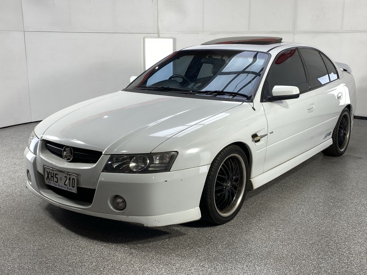 2005 Holden Commodore SSZ SPECIAL EDITION VZ Automatic Sedan Auction ...