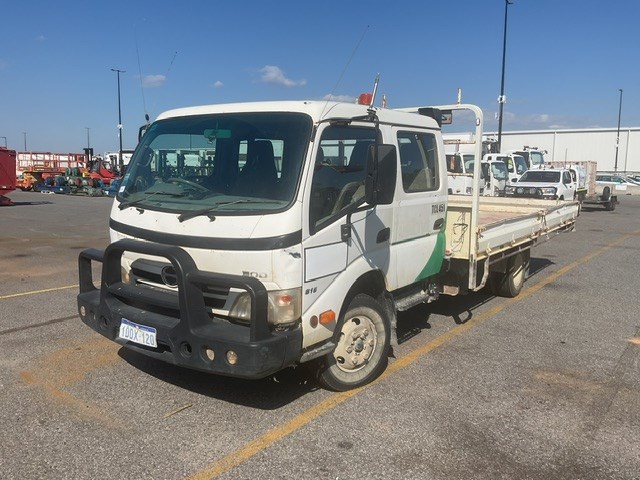 2008 Hino Cab Chassis 4 x 2 Tray Body Truck