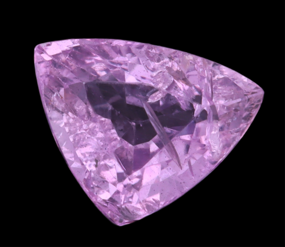 0.7 Carats Pink Sapphire