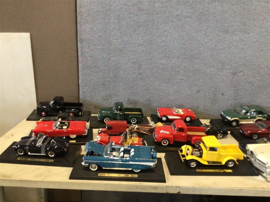 Unreserved Antiques, Collectables & Memorabilia   