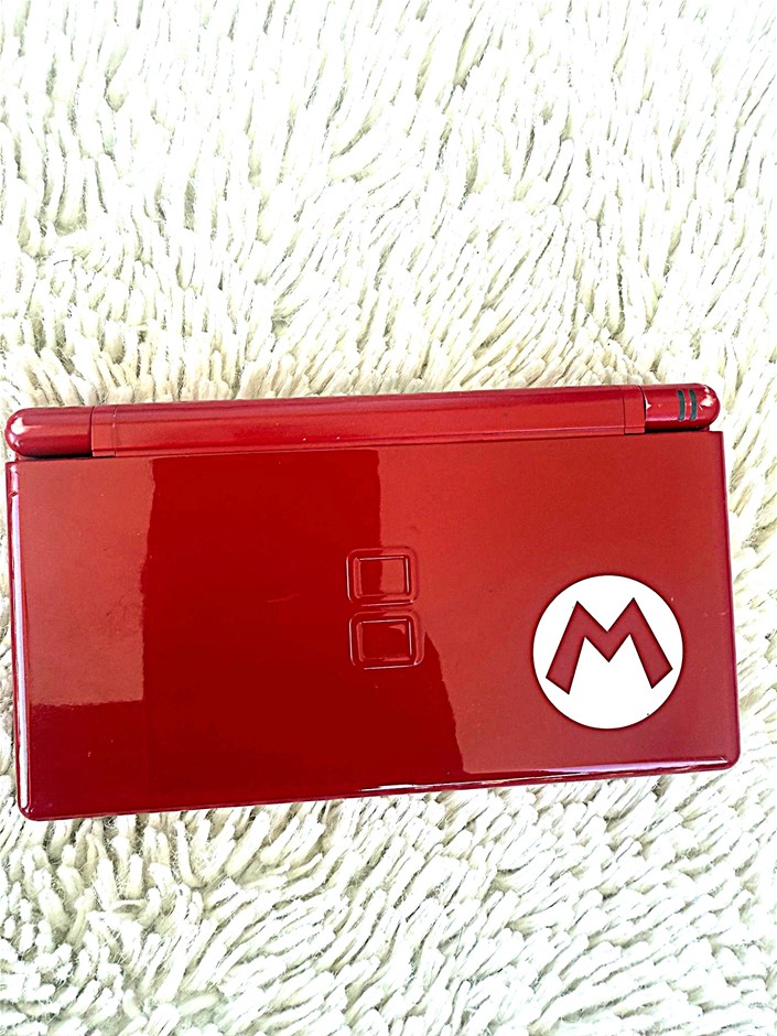 Nintendo DS Lite Mario Red + Pokémon Game Lot