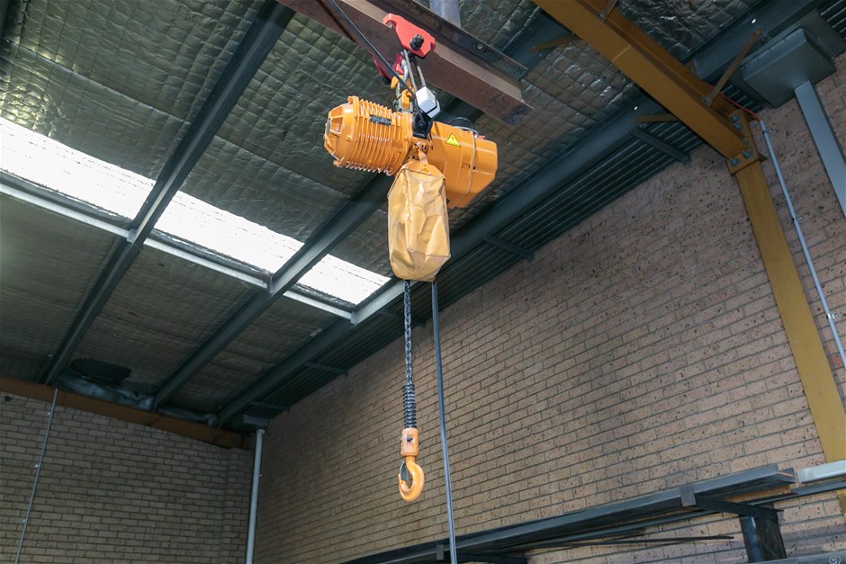 Toho HHP-1.0B Electric Chain Hoist Auction (0035-5061349) | Grays Australia