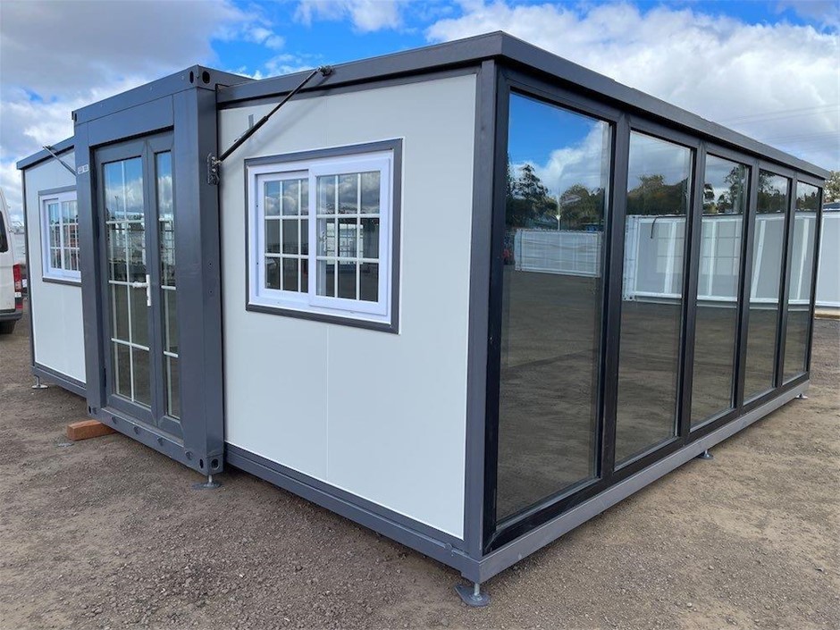 2025 Expandable Container House with 1 Glass Wall & Ensuite (Unused)