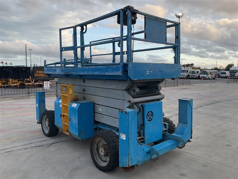 2007 Genie  GS-5390 Scissor Lift