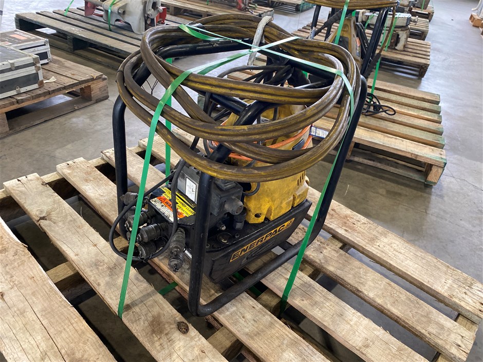 <p>Enerpac ZU4208TE-QR Hydraulic Torque Wrench Pump</p>