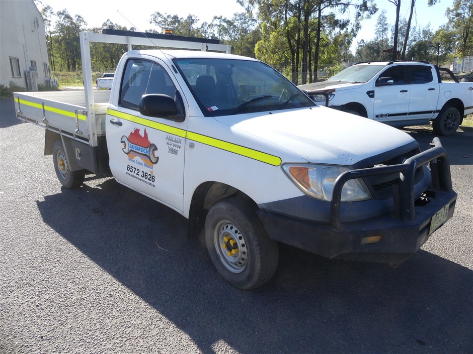 2005 Toyota Hilux /TGN16R-TRMDKQ3 Work mate RWD Manual Ute