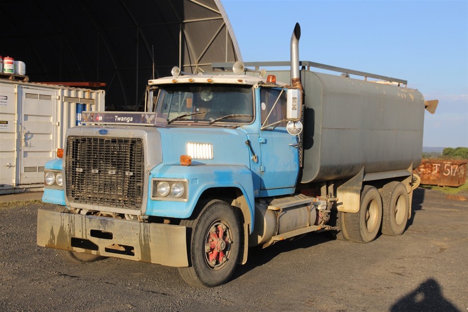 1984 Ford LTL9000 Water Truck