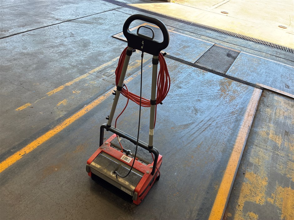 Roots Wizzard W34N 34cm Compact Scrubber