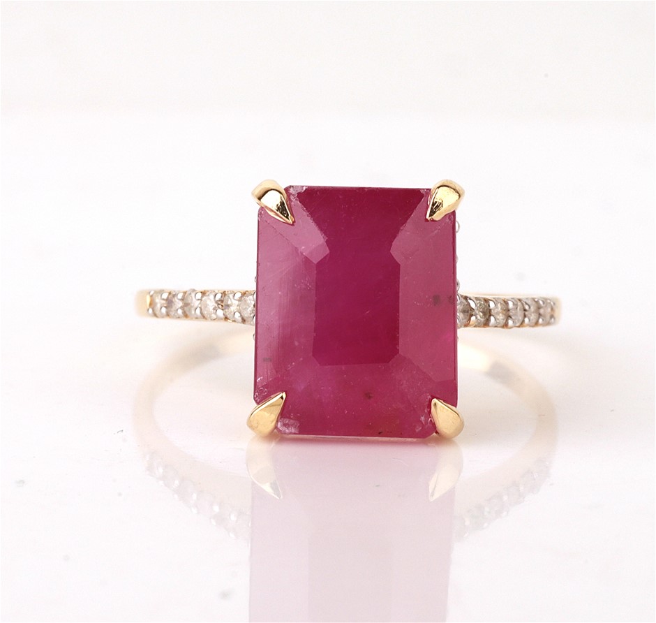 Yellow Gold Natural Ruby & Diamond Ring with Valuation