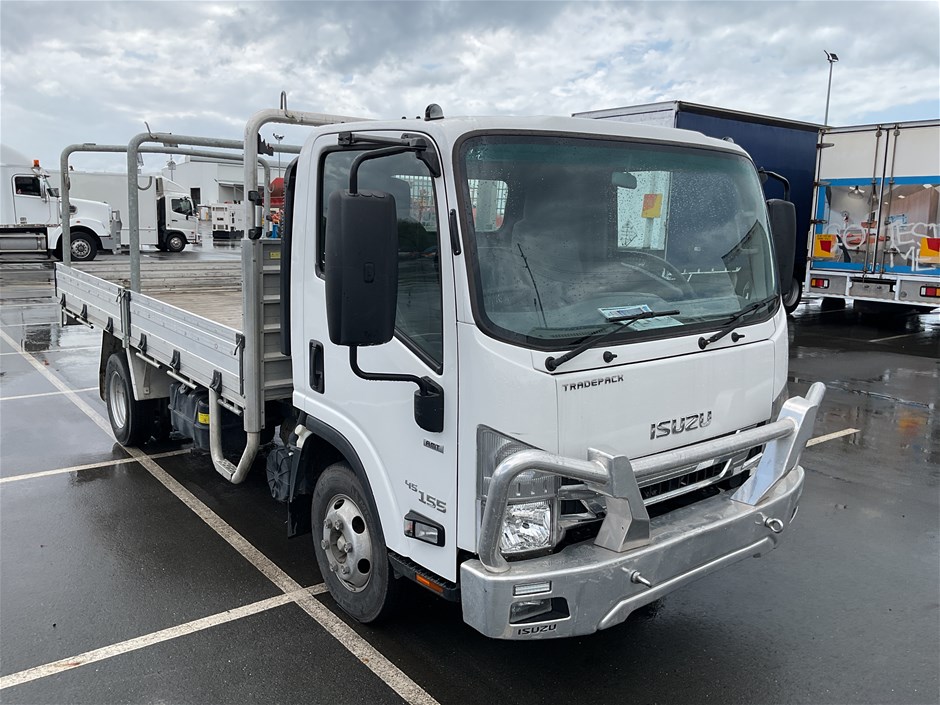 2018 Isuzu NPR45 4 x 2 Tray Body Truck (WOVR)