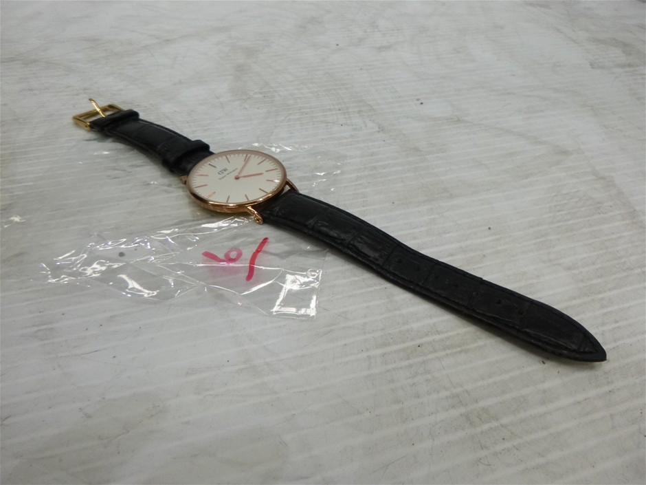 Daniel Wellington Water Resistant 3ATM Leather Watch in Rose Gold