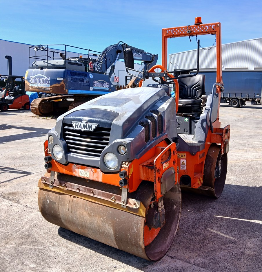 <p>HAMM HD 12 VV Tandem Smooth Drum Roller</p>