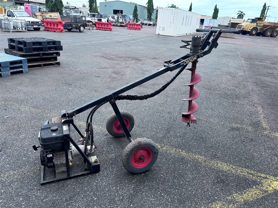 2009 OM-067 Digga One Man Post Hole Borer