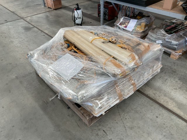 <p>Fluorescent Light Approximately 15x</p>