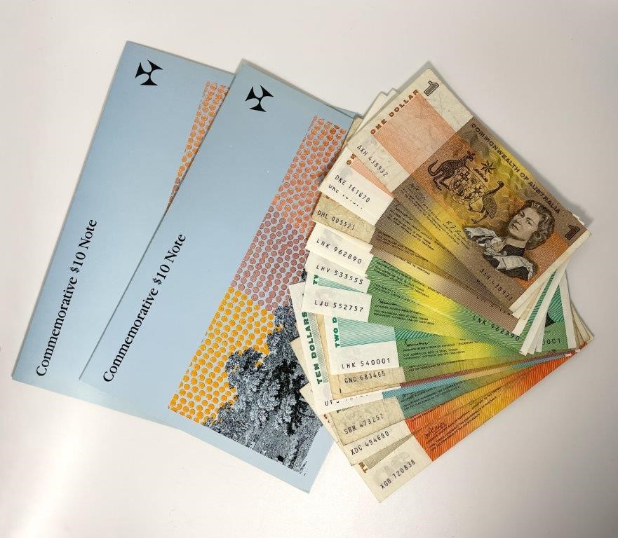 Approx. 28 x Asstd AU Paper & Polymer banknotes C:1974-88 Auction (3123 ...