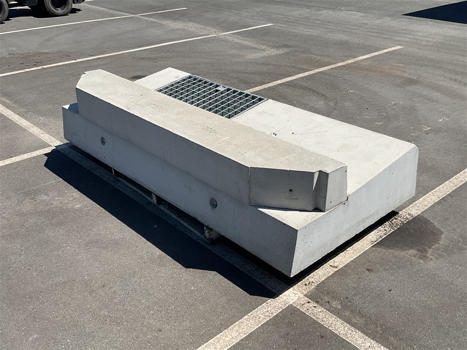 <p>Concrete Drainage Structure</p>