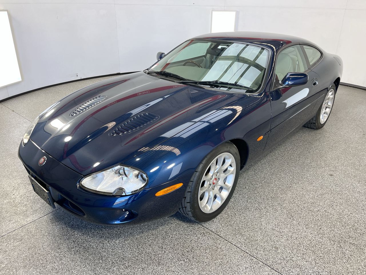 2000 Jaguar XKR (IMPORT) Automatic Coupe