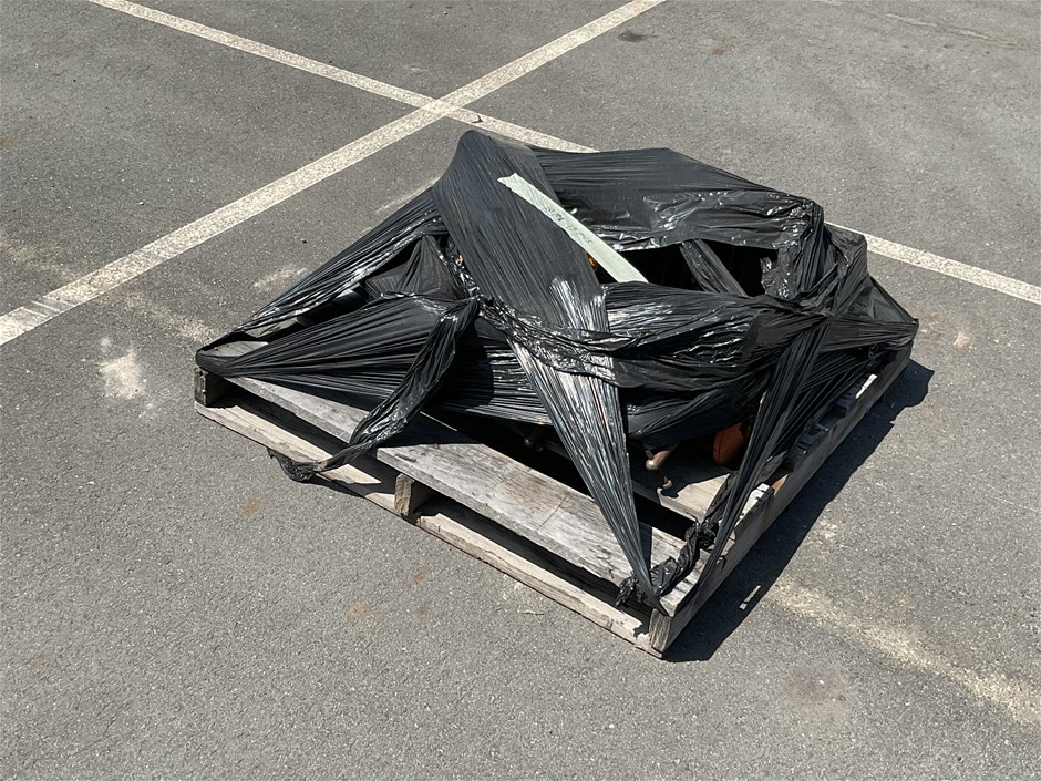 <p>Qty Of Clamps</p>