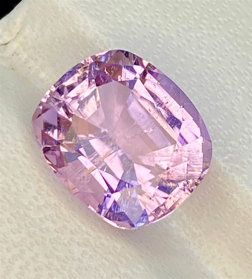 5.58 CT Splendid Natural Purplish-Pink Kunzite