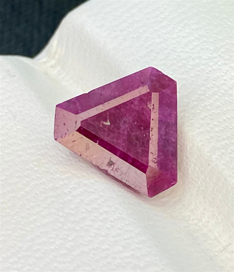 4.90 CT Natural Kashmir Corundum {Ruby / Sapphire}