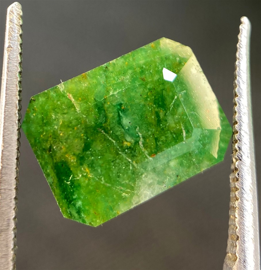 2.60 CT Quality Natural Vivid Green Emerald