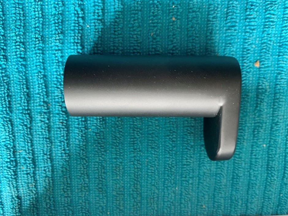 New in Box Multitude Single Robe Hooks, Matte Black, Quantity 4