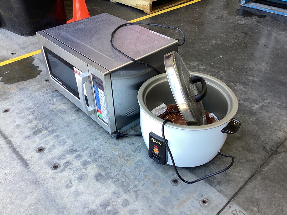 <p>Microwave and Slow Cooker </p>