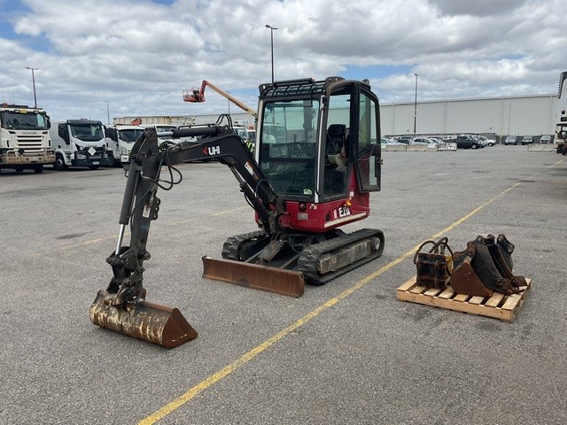 UHI UME28 Mini Excavator
