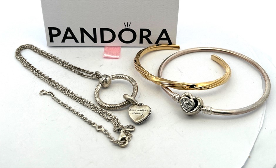 PANDORA Necklace & 2x Bracelet Set