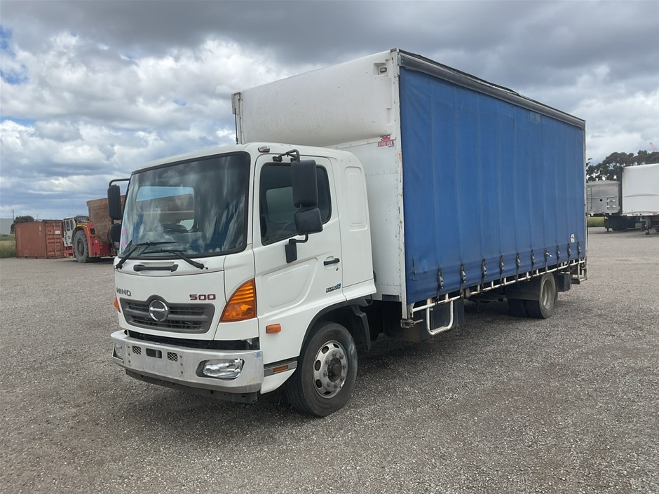 2016 Hino FE 500 4 x 2 Curtainsider Rigid Truck