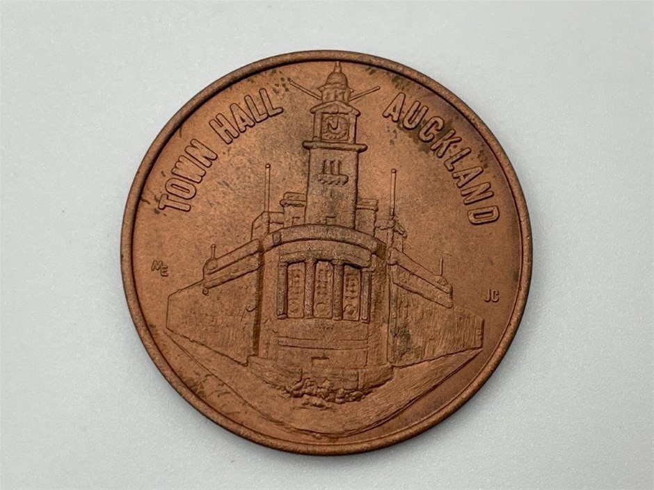 Approx. 21 x Asstd NZ Commemorative, Sporting, Service medals & badges