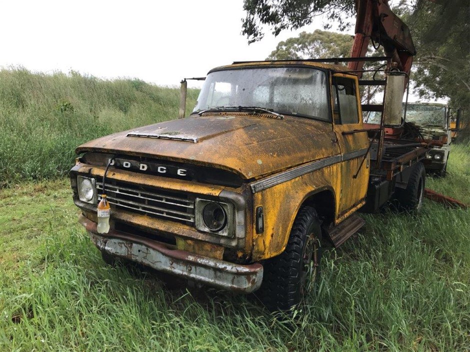 Dodge 4 x 2 Crane Truck