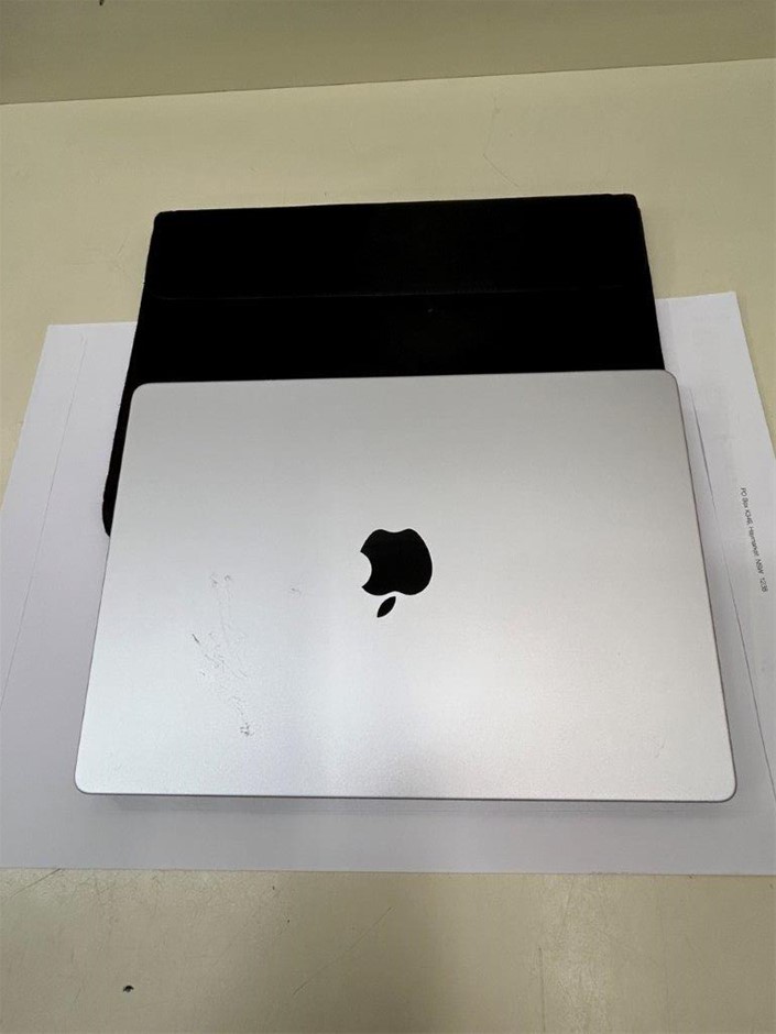 APPLE MacBook Pro 14" Model A2442