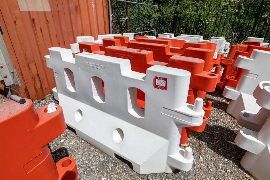 Water Filled Poly Road Barriers