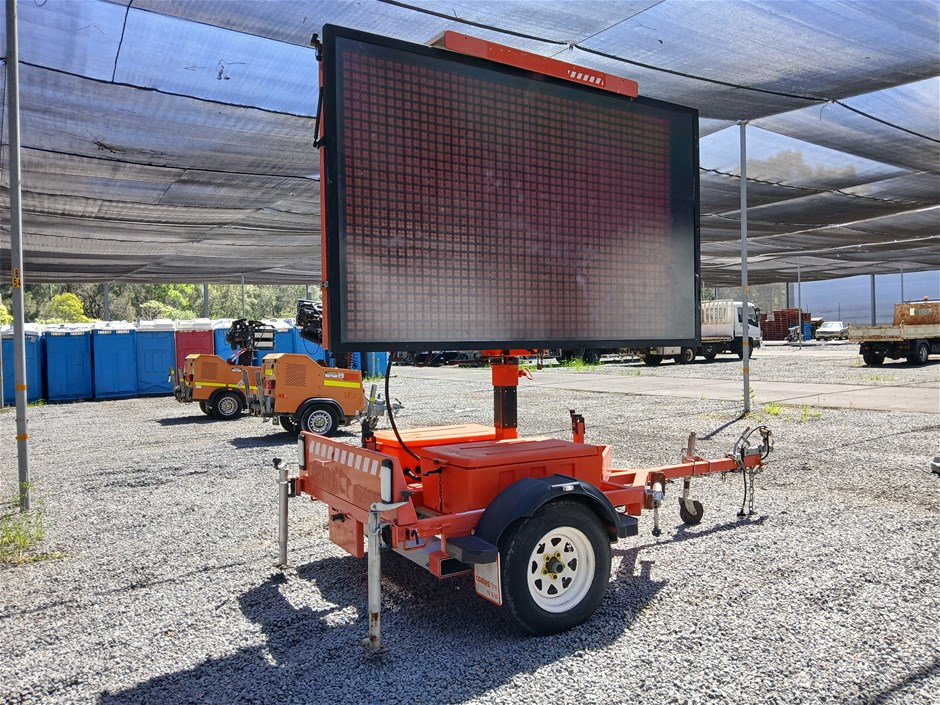 <p>2018 VER-MAC  Type: PCMS-320RC Single Variable Message Sign Trailer</p>