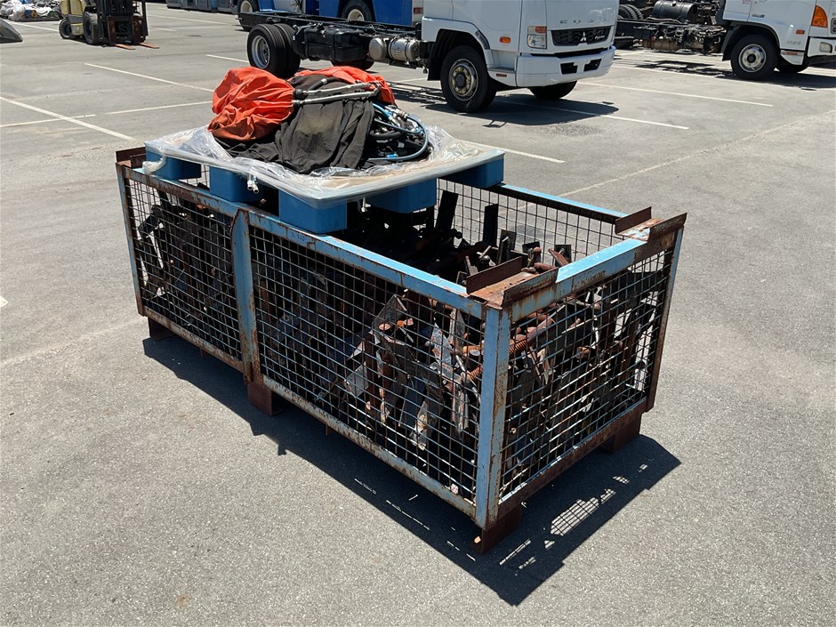 <p>Metal Scaffolding Frames And Airline Hoses</p>