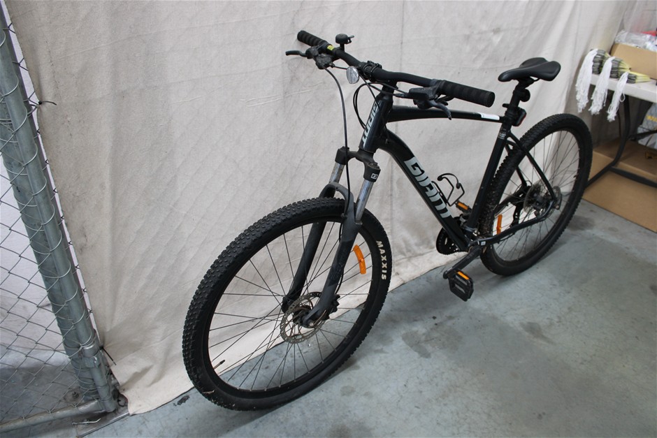 Giant Talon Black Bicycle