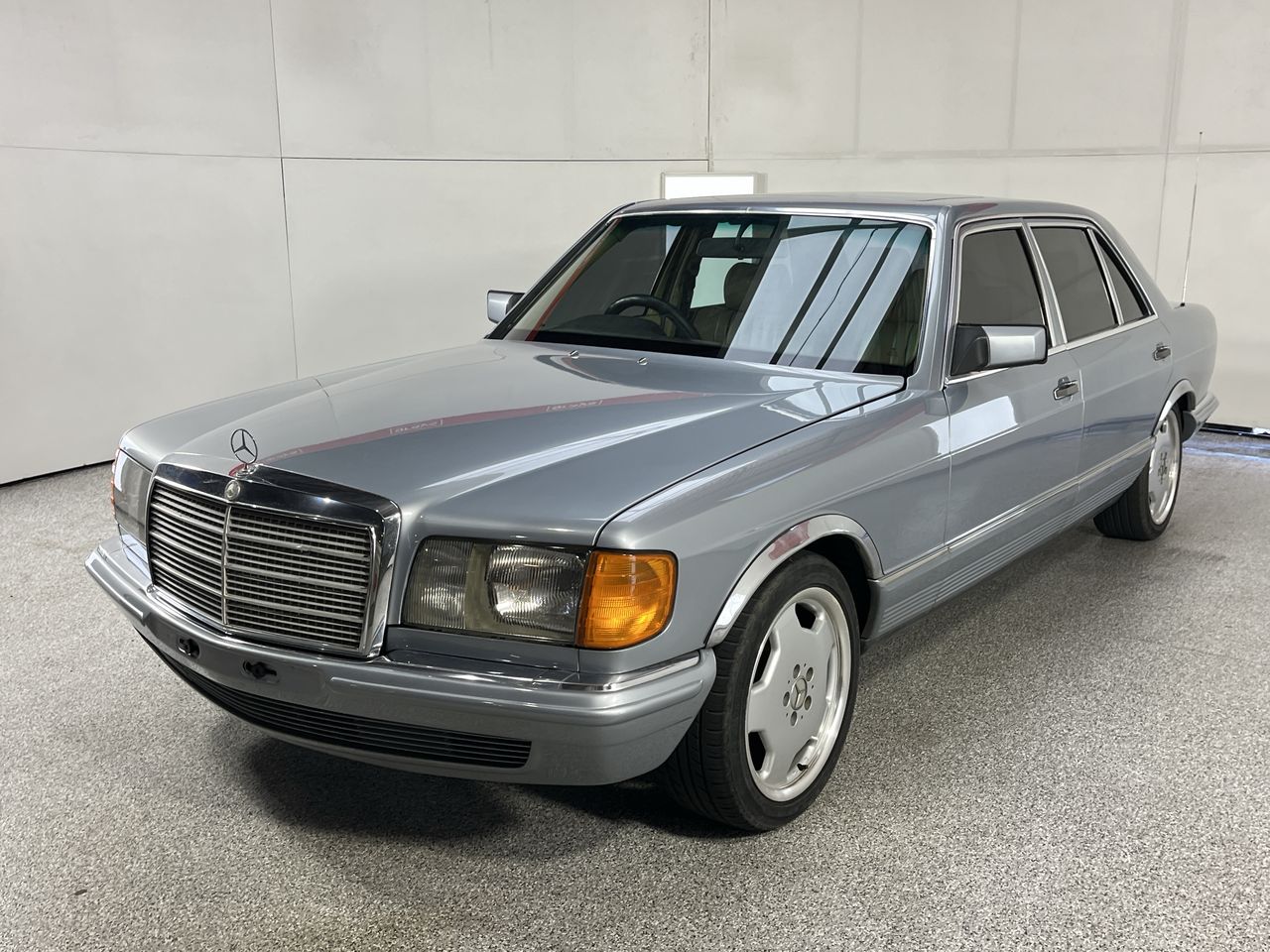 1982 Mercedes 380 sel Automatic Sedan