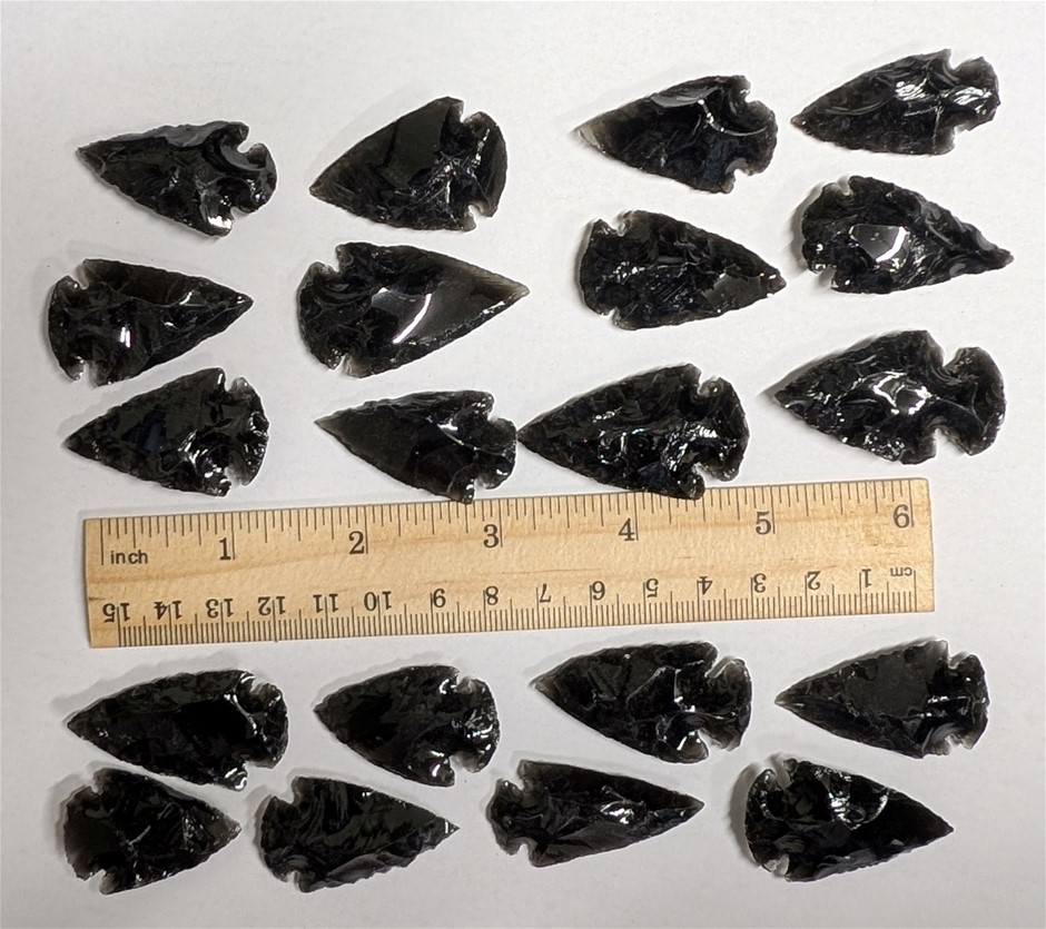 20 OBSIDIAN stone Arrowheads