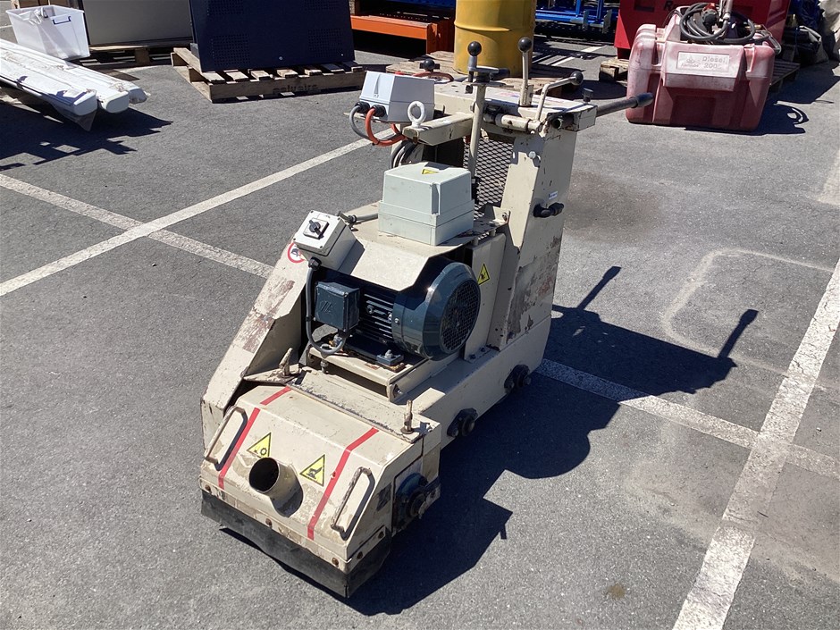 <p>EDCO Concrete Planer</p>