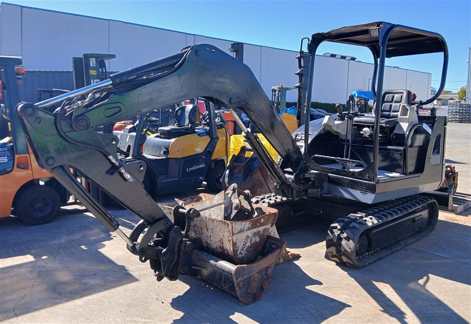 <p>Catepillar Difficult to read Hydraulic Excavator</p>